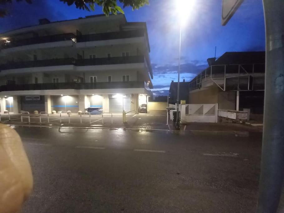 Premium Apartment With Parking Ciampino Kültér fotó
