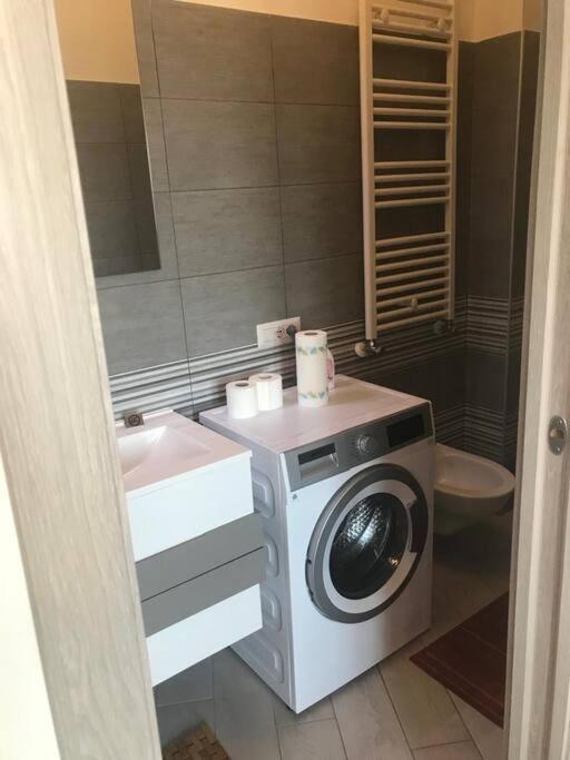 Premium Apartment With Parking Ciampino Kültér fotó