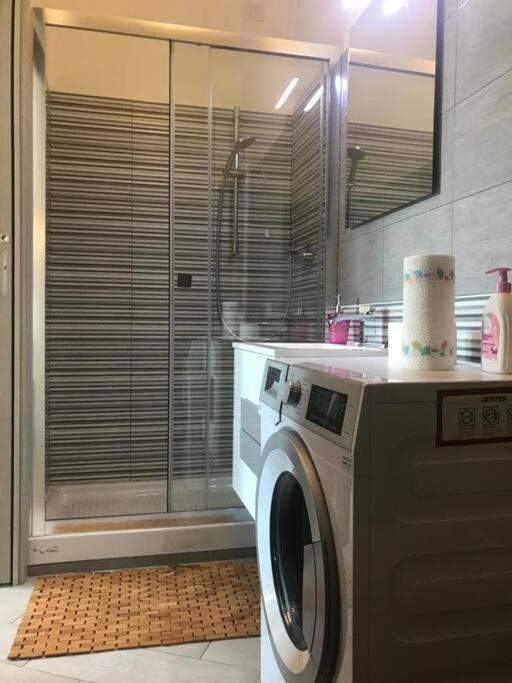 Premium Apartment With Parking Ciampino Kültér fotó